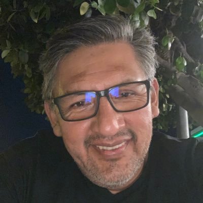 ronalituta's profile picture. Súper extrovertido . Conocer muchas culturas ,