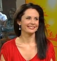 Naturopath, nutritionist, author of 4 books, nutritionist to Sydney Kings' basketball team, on TV and radio, food nerd making health simple and accessible.