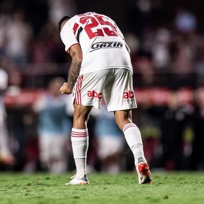 Jogador do São Paulo 🔴⚪️⚫️ insta: nestor_