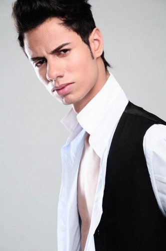 Julio_Rek's profile picture. Julio Leite-18anos,Musico,Modelo,Alto,Alegre,Romântico e as vezes Selvagem !Protejo com todas minhas forcas quem eu amo e quem esta do meu lado.