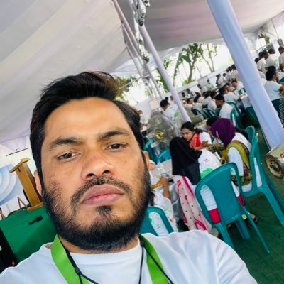 mojbur3's profile picture. Smiling