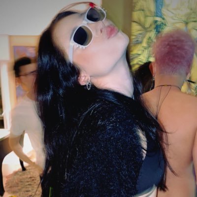 vi_kretzer's profile picture. 