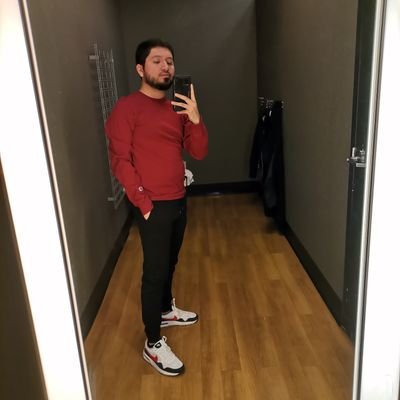 No perder los pies sobre la tierra.
Con Dios todo se puede ☝🏽
Mexicano🇲🇽 28▪️
Fiel seguidor del Ferxxo