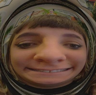 plasticflxwer's profile picture. 