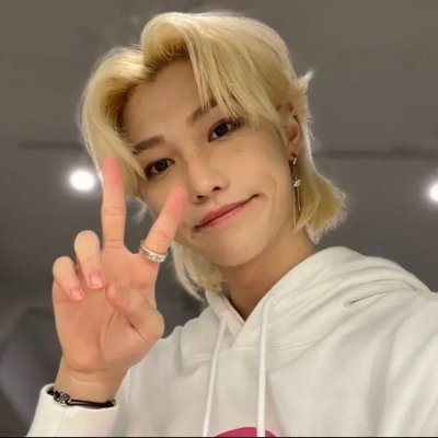 edumonges06's profile picture. Hyunjin mi esposo