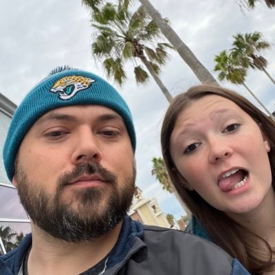 Banker. @Jaguars @AEW @Athletics fan. @DownbytheBank podcaster. @UofNorthFlorida alum/adjunct. Proud dad. #DUUUVAL 🇺🇦