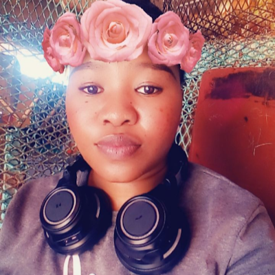 HlomlaKona's profile picture. 