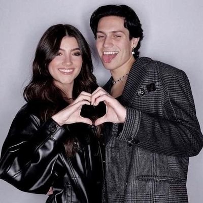chrlidameilo's profile picture. ❇You are loved here❇
my idol @charlidamelio❤
Is today the day she notice me😔