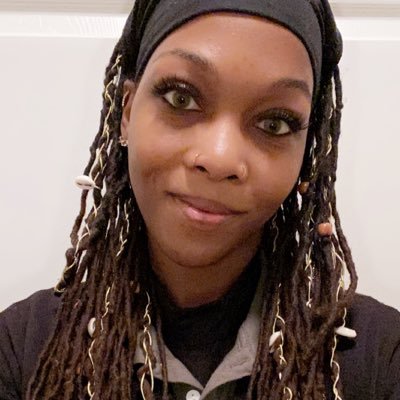 QueenAminah_16's profile picture. 