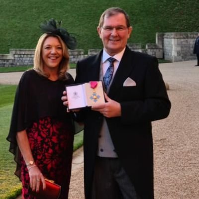 Works at @FSCmoreton - supports @firefighters999, Alzheimer's & Tommy's. Loving mum to @charliiwardle & proud wife of @simonrouthjones