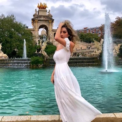 AahooPourang's profile picture. Not impressive, never impressed.