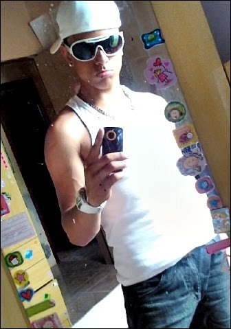 . Meu maninho . aa mana te ama muito . irmãzinha dele aqi @__Capetinha