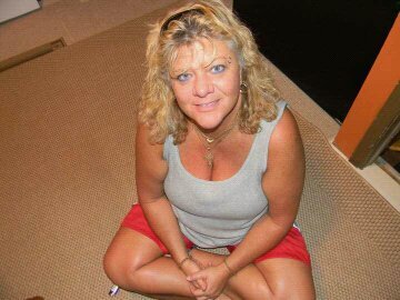 lisa2561's profile picture. Have been with my partner for 20yrs. We are animal advocates and rescuers. We love animals,motorcycles,target shooting and the beach.