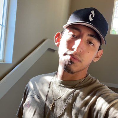 pvpi_flacko's profile picture. Upholsterer on this side of town