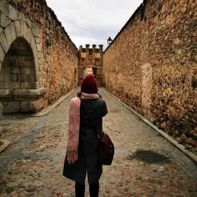 Frentidorada's profile picture. {she/her/ella} No sé fingir la risa ni disimular el empute. Embajadora universal del arrunche multiespecie.