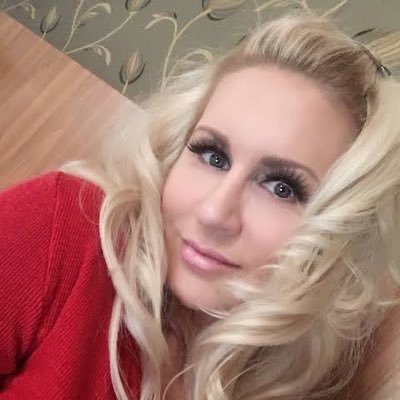 NicoleBenneth's profile picture. 