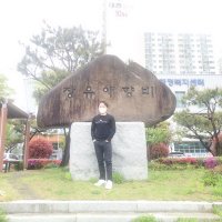 September ZH(@TruongHoi15) 's Twitter Profileg