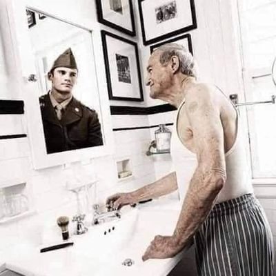 مصري وأعشق بلادي وارجو من الله ان تكون كما كانت من قديم الزمان .. أم الدنيا بإذن الله تعالي وقدره