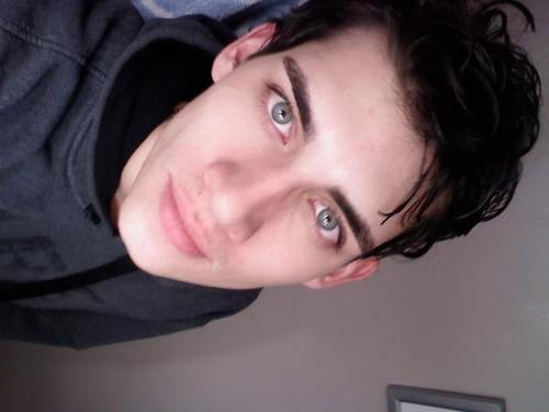 manismellrubber's profile picture. 