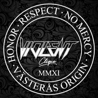 💃VIOLENT CLIQUE Japan BOSSです🕺🏻 2017/10/12 〜 🙏VIOLENT CLIQUE 🙏 幅セリカ🚗オーバーフェンダーに食いつきます。プライベーターおじさんです。