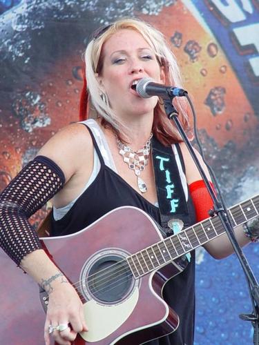 TiffanySheaFans's profile picture. Rocker, Painter, Designer, Writer, All-Around Renaissance Chick