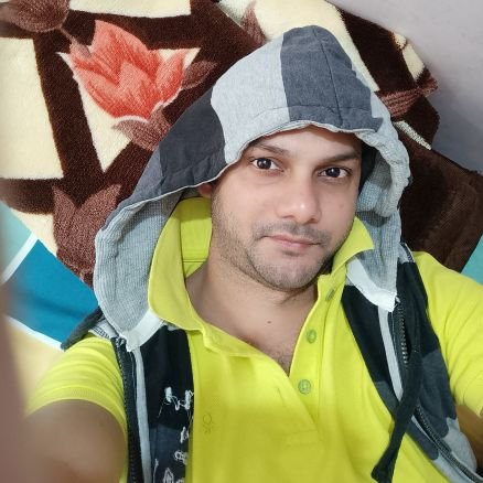 Nazishaziz13's profile picture. 