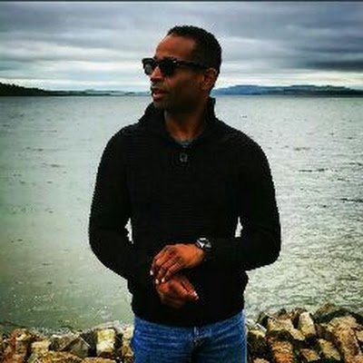 IiiJohn74670951's profile picture. 