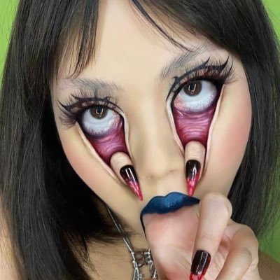 FaireeDead's profile picture. I am a very lost and confused soul, I am rather complicated and I don't make it easy for anyone to get in...