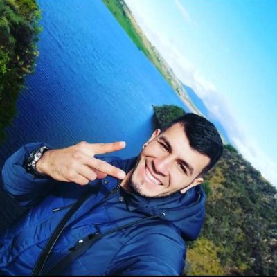 Soy un emprendedor, orgullo de ser del departamento de Santander. Vivo en Bogotá y lucho día tras día por un futuro mejor. Pará mi y para mi familia.