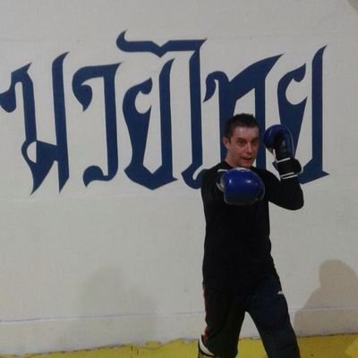 Dr en Filología, Univ Bergen, UCLA, Getty, LACMA, De Los Angeles CA. Instructor JKA. Bloqueador compulsivo de idiotas