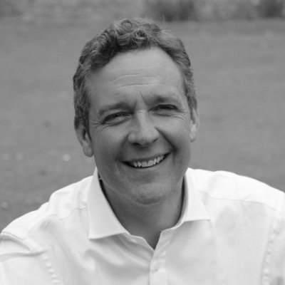 A clear-sighted, engaging strategic advisor to CEOs and their teams, 25 years international experience. Partner at Capstar Advisors. Program Director at KPMG.