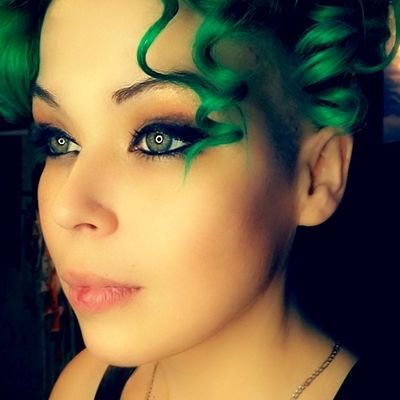 • Gothic 🕷🕸 Juggalette 🤡 90s Kid 🦄 Nerd •🖕🏻FUCK 12 •