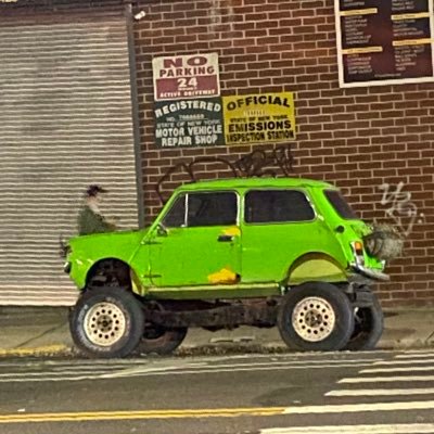 sprooooooout's profile picture. me screaming my thoughts into the void 🌞 dey/dem