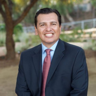 Dr. of Ed turned Realtor, Husband, Father to two wonderful daughters! Email: drjorgerv@gmail.com