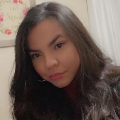 AbyUmanzor's profile picture. Quien no vive para servir no sirve para vivir 😊💕