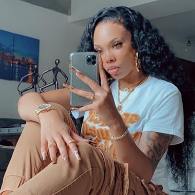thatsBtoyouu's profile picture. I’m back bih 😎✨