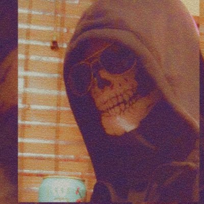 iPiedCrow's profile picture. I’m not funny