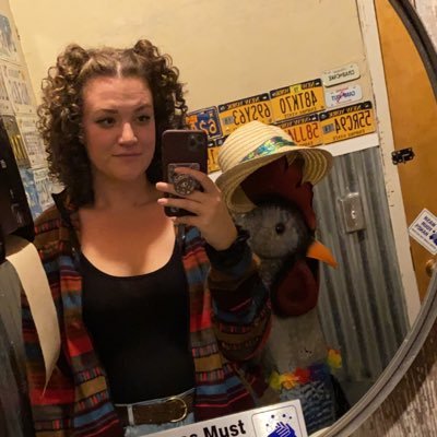 JennLMAO's profile picture. 