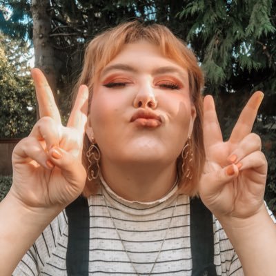 thisradicalgnat's profile picture. iced coffee ✨hoe✨