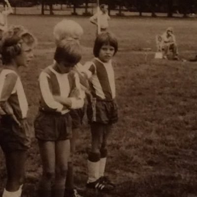 1976: 1.E Hertha BSC, Ex-Weddinger, Ex-Charlottenburger, Ex-Moabiter, Ex-Schöneberger, Jetzt im Hufeisen. möchte auch mal ein Erfolgsfan sein