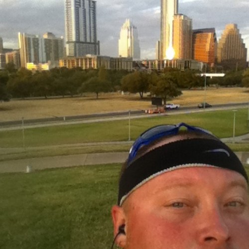 astuartatx's profile picture. i live vicariously through myself