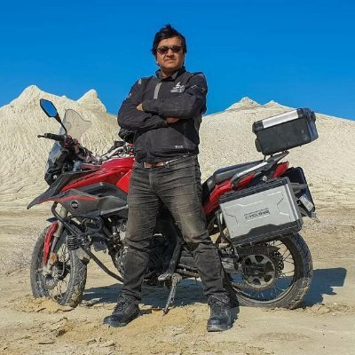 Love to explore the world ! #explorer #hiker #travel #tourism #motorcycle #motorbike #mountains #pakistanzindabad #OneLifeLiveIt https://t.co/C1ZUJUqJXR