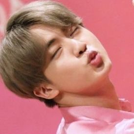 eu e os vhopekook todo dia reagindo e recomendando os artigos do bts na internet.