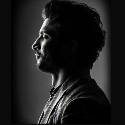 sushhian's profile picture. photon in a double-slit💥