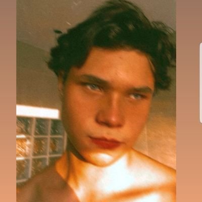*𝖆 𝖘𝖙𝖗𝖆𝖓𝖌𝖊𝖗 𝖎𝖓 𝖒𝖞 𝖔𝖜𝖓 𝖍𝖔𝖒𝖊*
 

18y