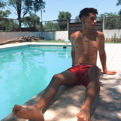 Lucianoal_18's profile picture. Vive simple, vive hoy 🍑