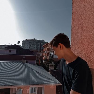 sametozgur_54's profile picture. ben zaten karanlığım sana güneşli günler vad etmiyorum