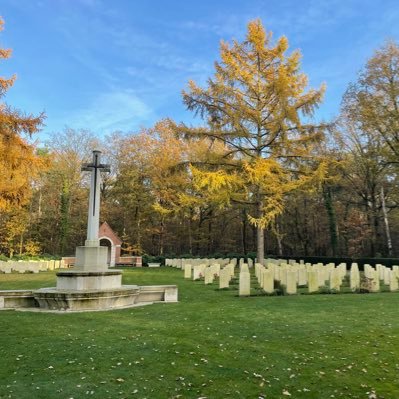 Overloon War Chronicles | CWGC | war cemetery | oorlogsbegraafplaats | biografieën | biographies | commemorate | finding relatives | WO II | oorlogsverhalen |