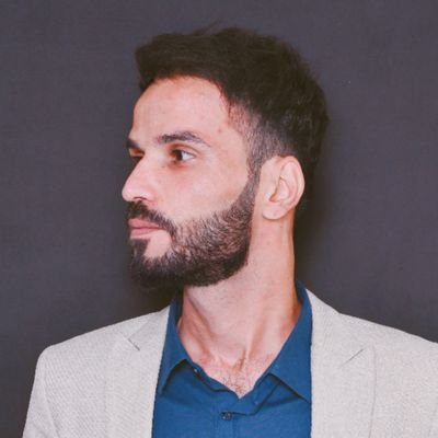 بكالوريوس تربية علوم إنسانية من جامعة الموصل ، مساعد الدعم النفسي من Mercy Crops الأمريكي ، ناشط في المجالات الإغاثية لمدينة الموصل .