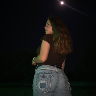 Daniela_3199's profile picture. •••
